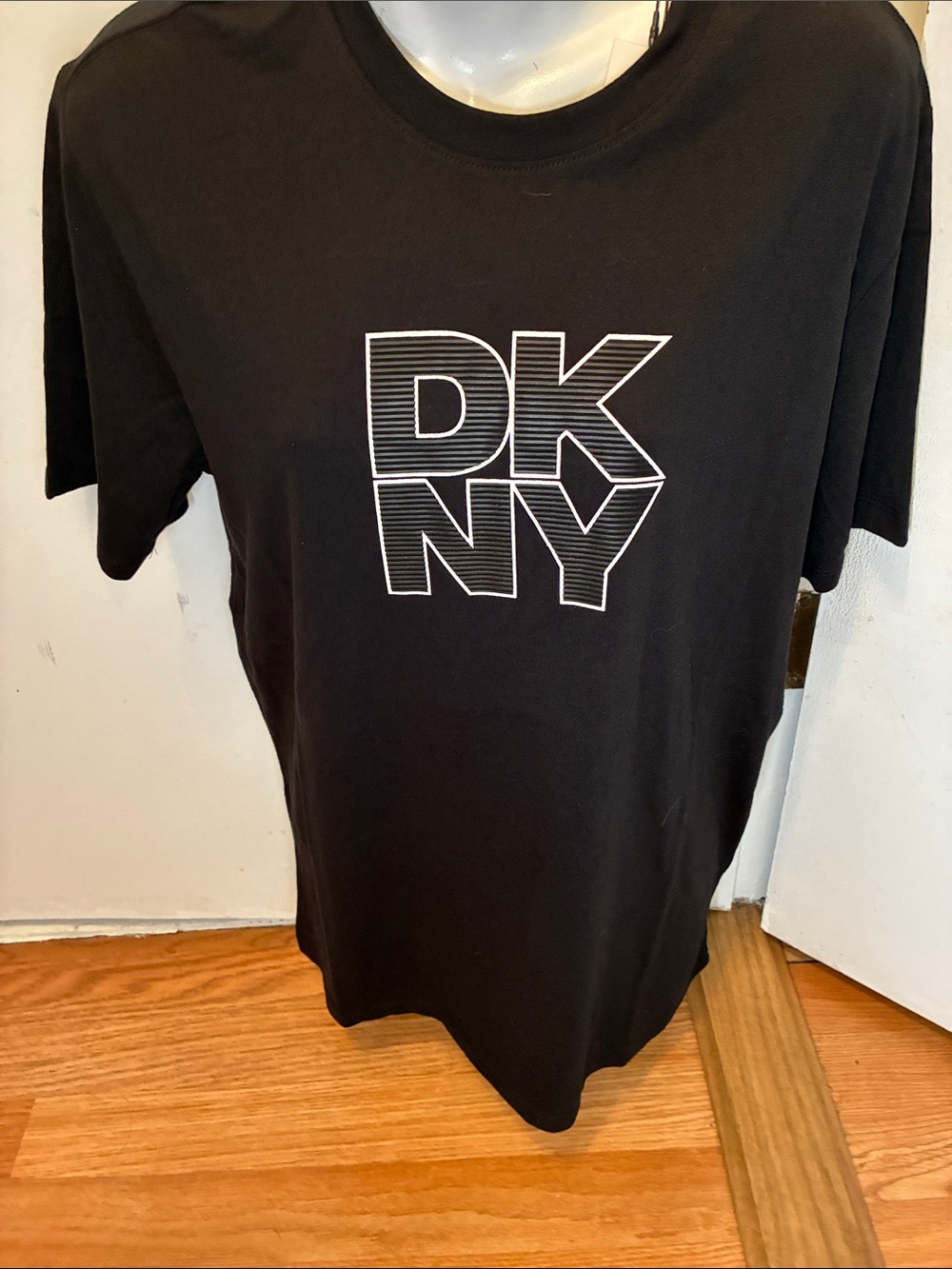 Women’s DKNY Black Short-Sleeve Logo Tee Size S NWT